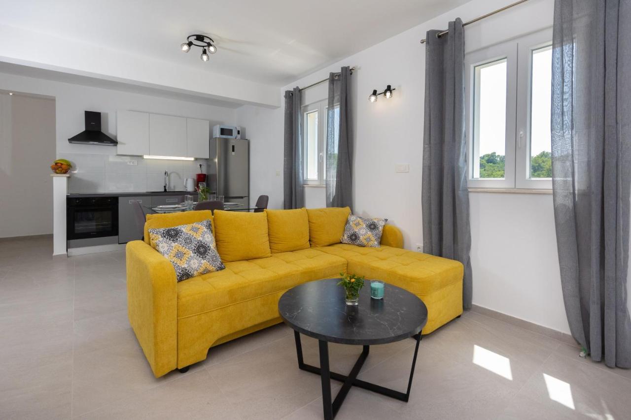 Apartments Laurea Slano Exterior photo